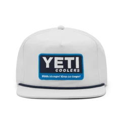 YETI Coolers® Wildly Stronger pet met platte klep en touwversiering